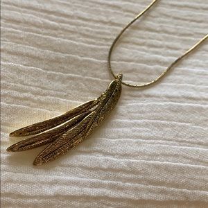 House of Harlow Feather Necklace